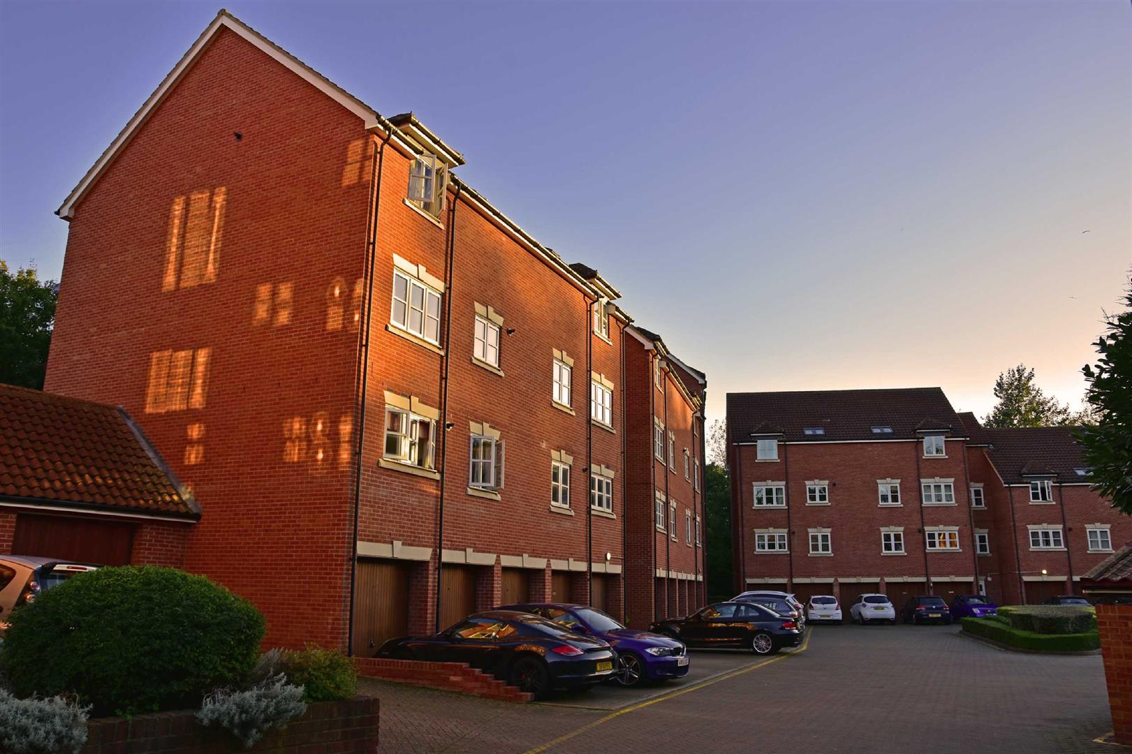 Woodall Close, Middleton, Milton Keynes